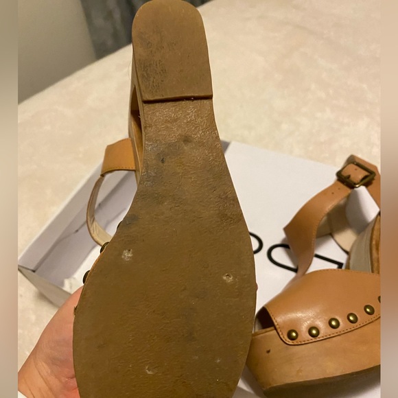 ALDO Women's Tan Baraby Cut Out T Bar Wedge Sandals - Picture 7 of 13